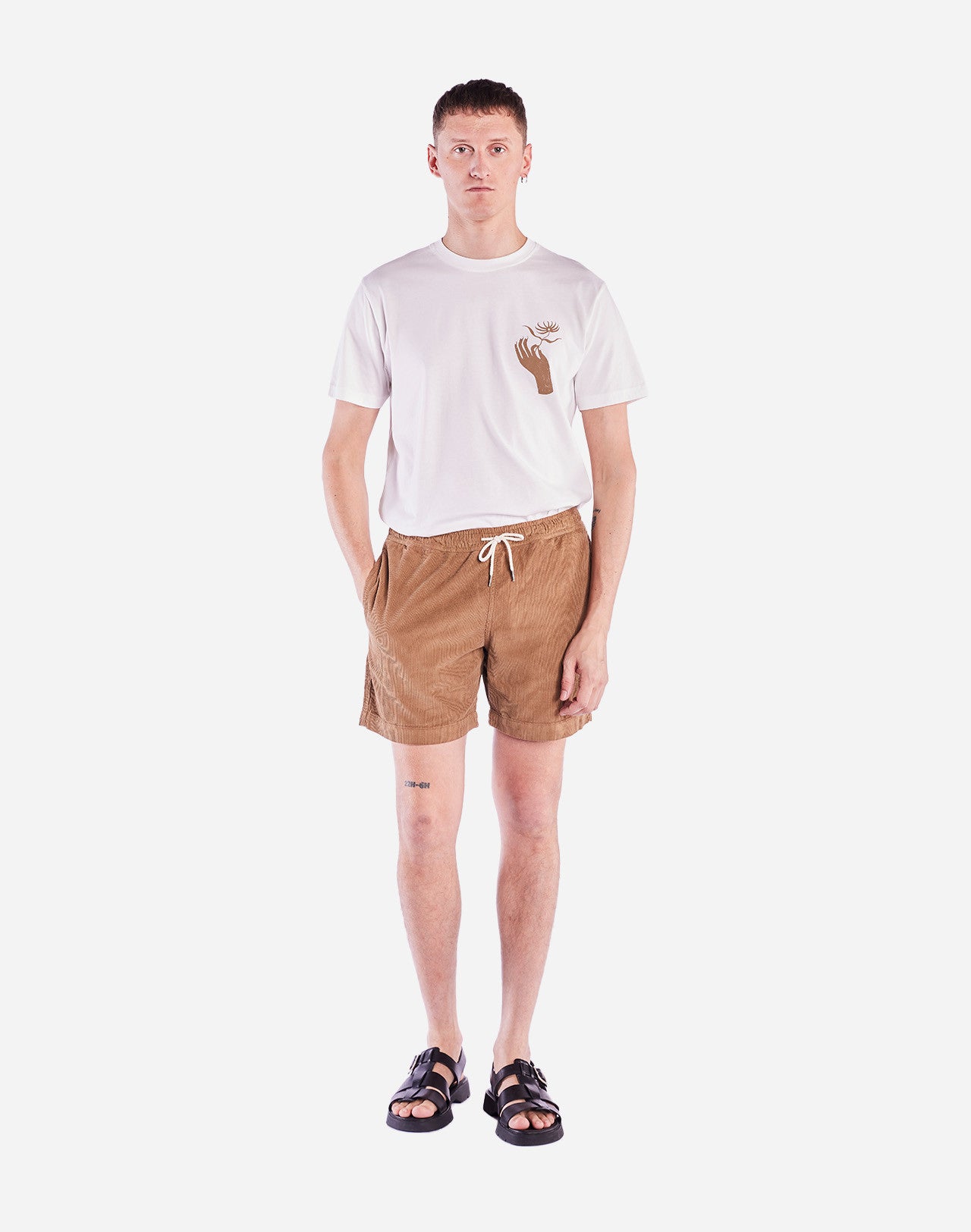 A must-have for your summer wardrobe. With their elastic waistband, loose fit and cotton velvet and recycled cotton fabric, try Bodhi shorts and you'll love them (and they come in a range of colours and fabrics for almost every day of the week).