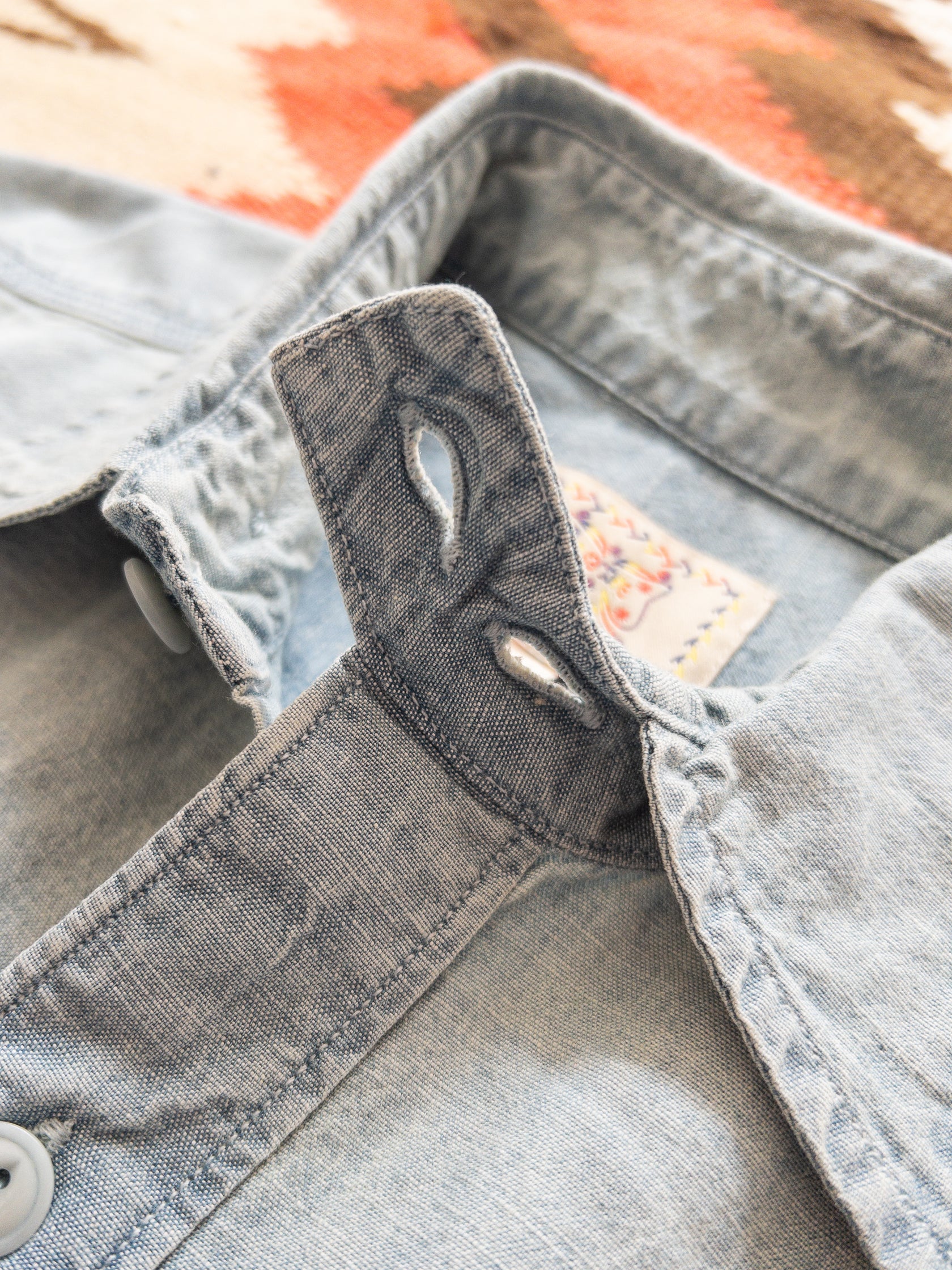 I know we say this again and again, but this is a true classic. Hardy chambray shirts were the workforce shirt used by everyone from US Naval Sailors, railroad workers out west, to grainbasket farmers and their families. Loved by Paul Newman in "Cool Hand Luke" and evolved into a Rivera staple in the 60s and 70s. Chambray pairs equally well with blue jeans as it does with khakis and suitings. The Wythe chambray used indigo dyed yarns chosen carefully for their irregular slubs to retain the same character as