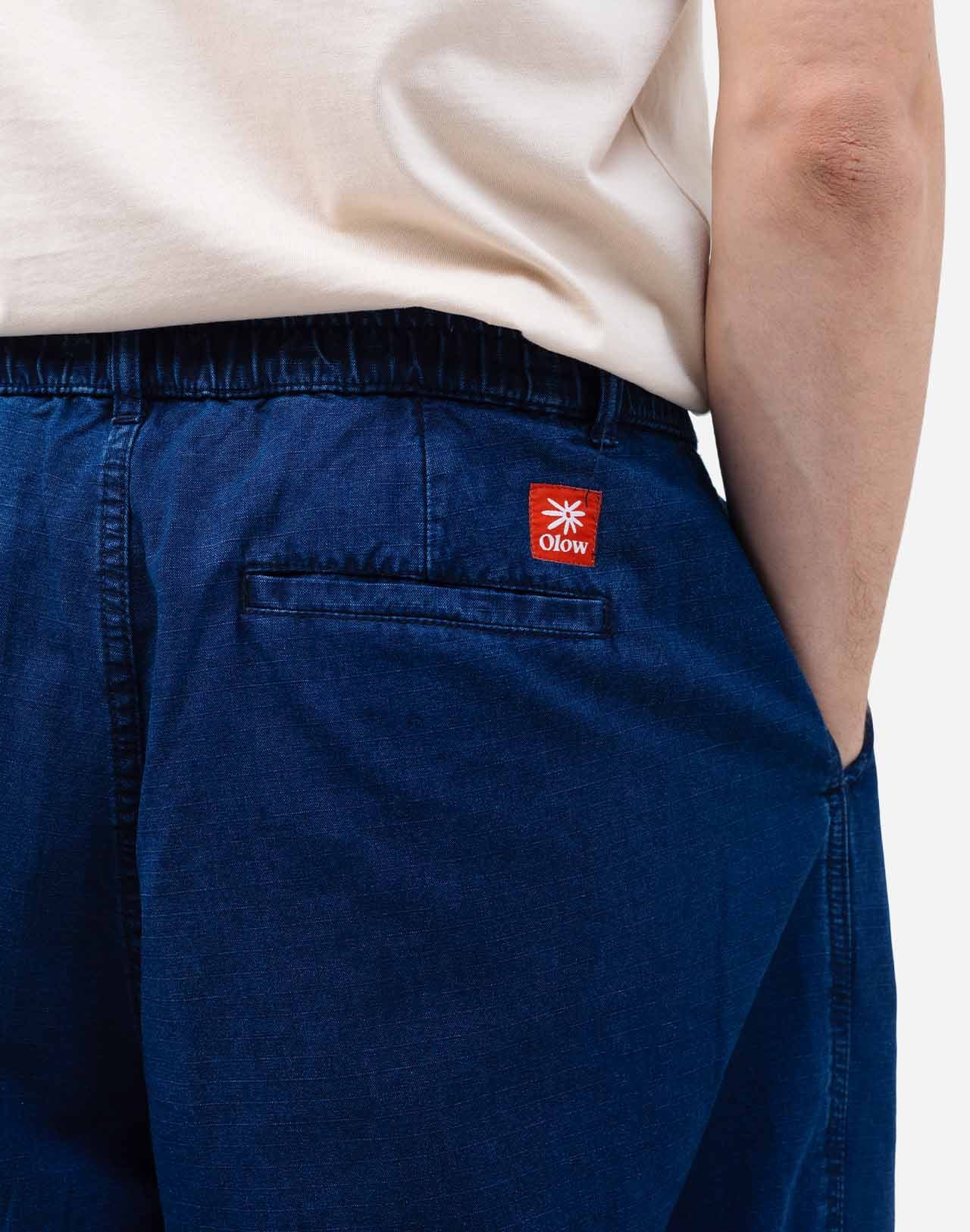 Directly inspired by Japanese wardrobes, the Cargeot model adapts to every style with its loose "balloon pants" fit, large pockets, elasticated waistband, and sturdy organic cotton ripstop fabric.