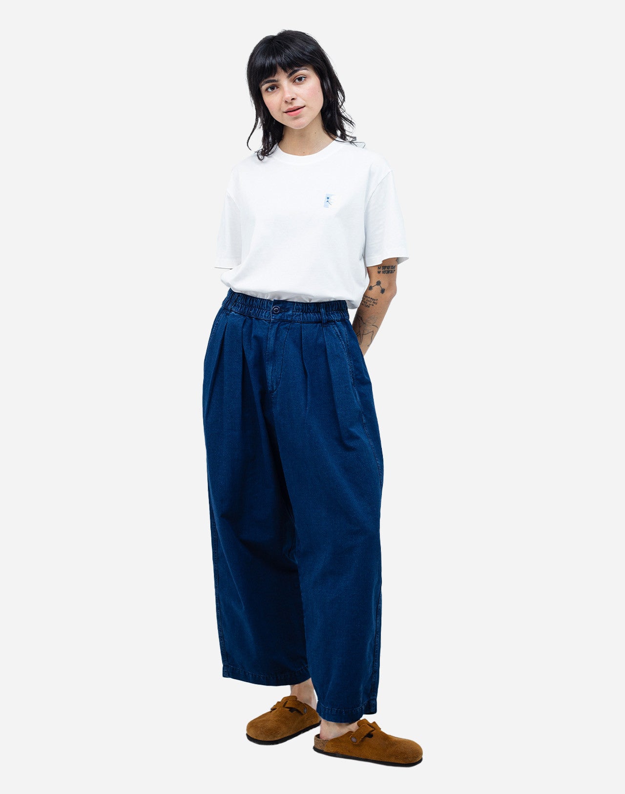 Directly inspired by Japanese wardrobes, the Cargeot model adapts to every style with its loose "balloon pants" fit, large pockets, elasticated waistband, and sturdy organic cotton ripstop fabric.