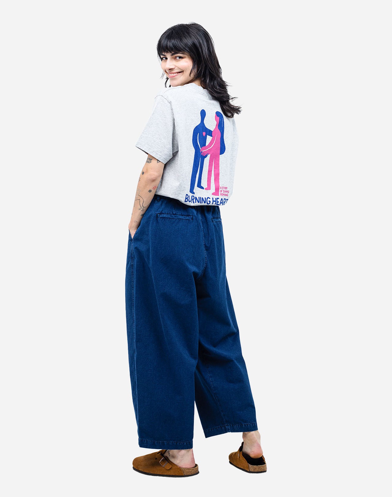 Directly inspired by Japanese wardrobes, the Cargeot model adapts to every style with its loose "balloon pants" fit, large pockets, elasticated waistband, and sturdy organic cotton ripstop fabric.