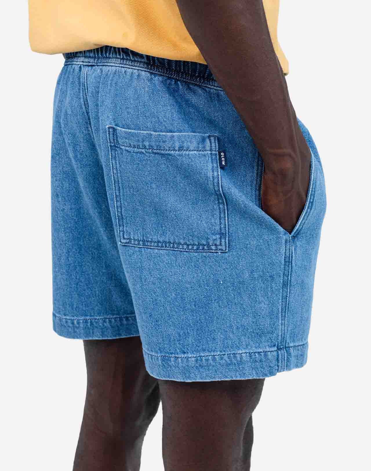 A summer wardrobe essential. With its elasticated waistband, loose fit, mid-thigh length, and soft cotton fabric enhanced by tonal topstitching, once you try the Bodhi shorts, you'll never look back (and they come in several colors and materials, for almost every day of the week).