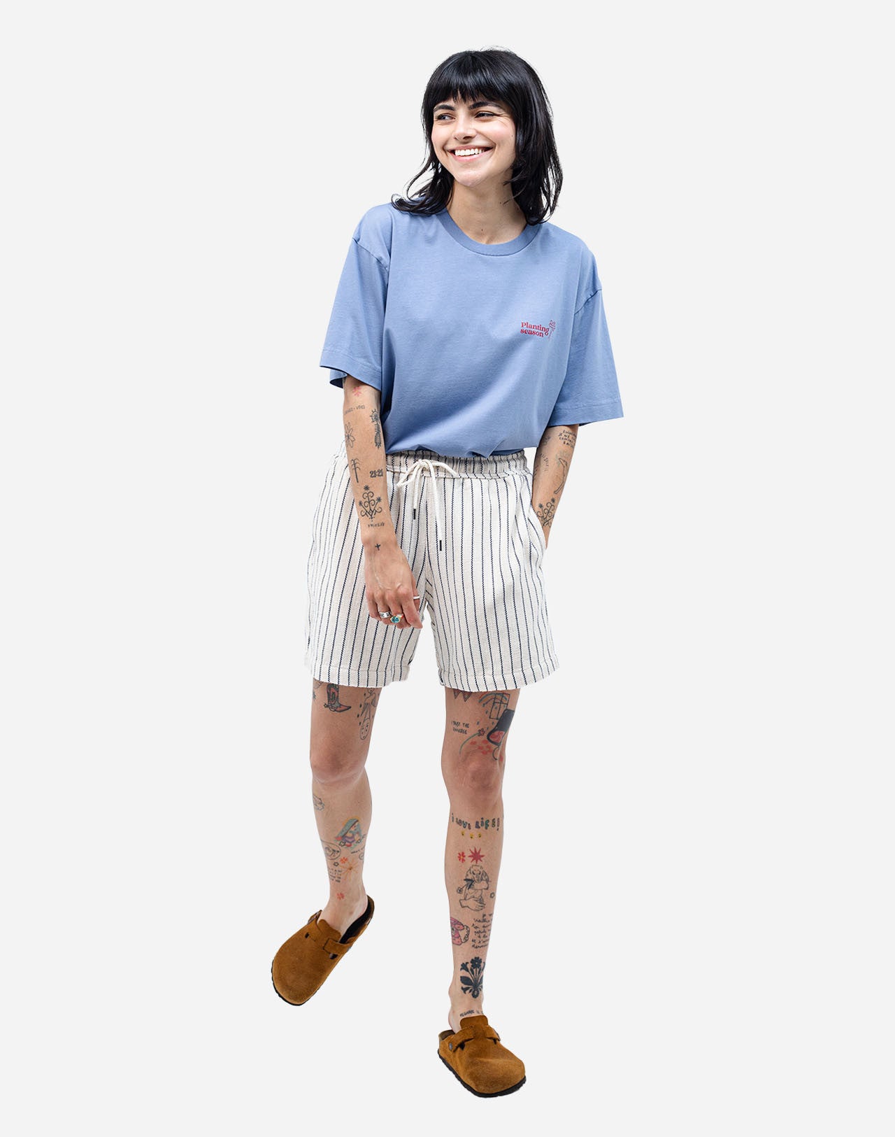 A summer wardrobe essential. With its elasticated waistband, loose fit, mid-thigh length, and soft cotton fabric enhanced by tonal topstitching, once you try the Bodhi shorts, you'll never look back (and they come in several colors and materials, for almost every day of the week).