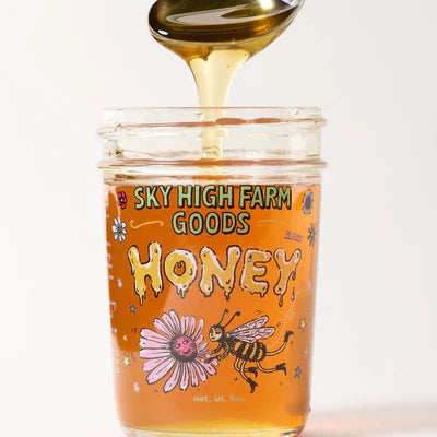 Our Raw Wildflower Honey is harvested in the rolling hills of the Hudson Valley by the team at Bee Hollow Farm: beekeepers with lifetimes of experience keeping bees happy and healthy.

The bees forage on clover and native summer wildflowers like bee balm, black eyed susans, asters, and queen anne’s lace. It takes the pollen of one million flowers to make every jar.