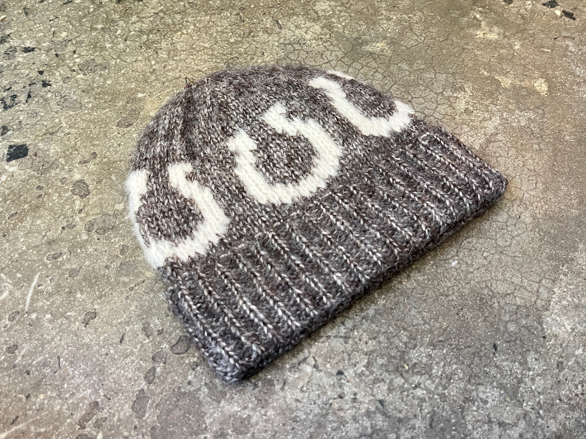 Wythe Horseshoe Beanie – Charcoal